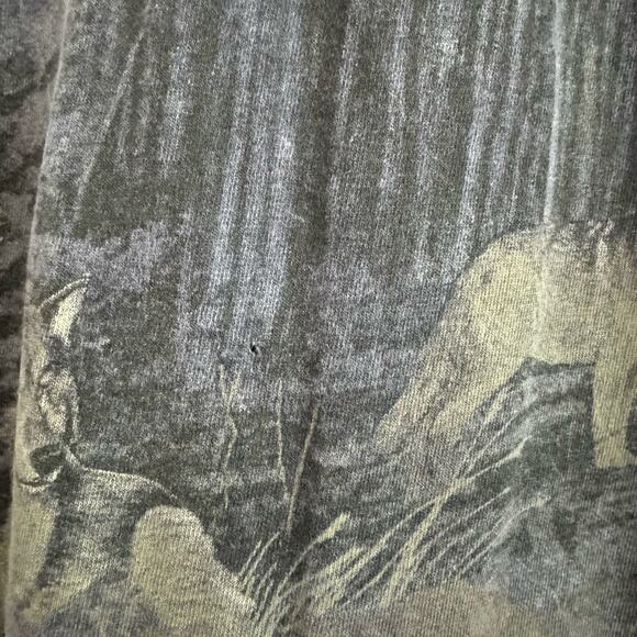 Vintage Embroidered Wolf T-shirt - Picture 8 of 8